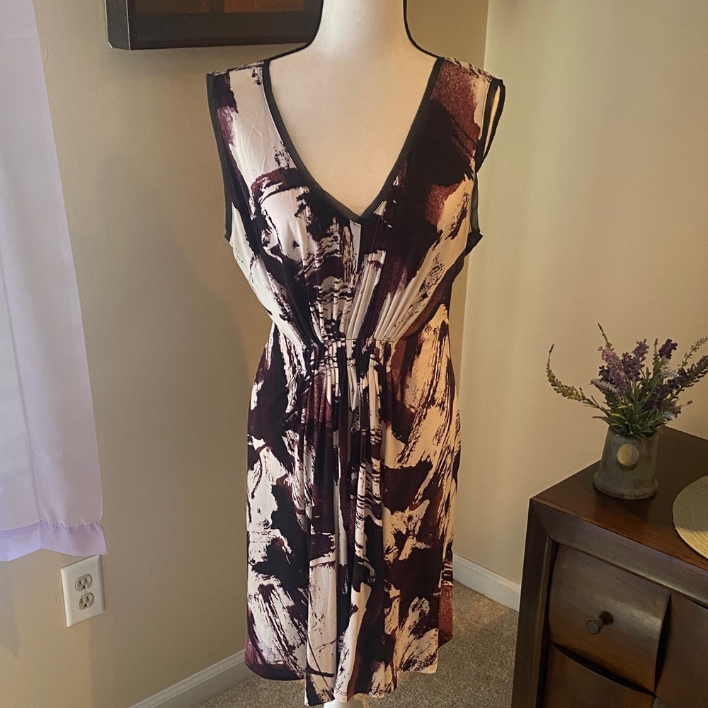 Simply Vera Vera Wang V-Neck Dress in Black and Cream